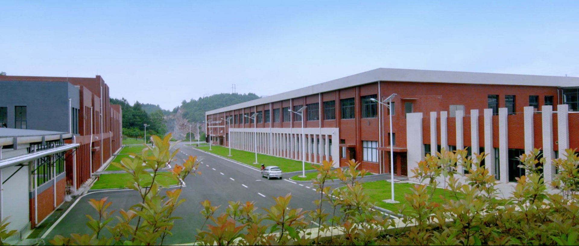 萌娃变身“小小酿造师”,沉浸式体验古法酱油非遗魅力——惠水味莼园“打酱油”研学活动圆满举行 The current column